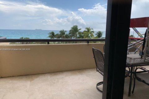 Купить кондоминиум в Майами-Бич, Флорида 2 спальни, 96.34м2, № 1986445 - фото 16