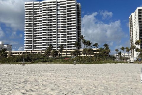 Купить кондоминиум в Майами-Бич, Флорида 2 спальни, 96.34м2, № 1986445 - фото 2