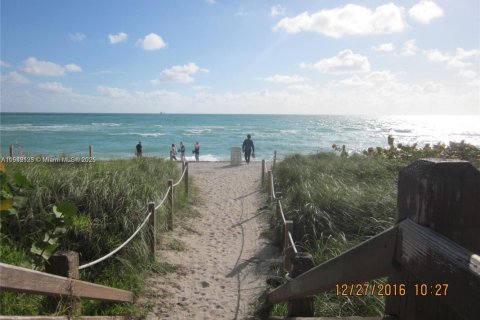 Купить кондоминиум в Майами-Бич, Флорида 2 спальни, 96.34м2, № 1986445 - фото 30