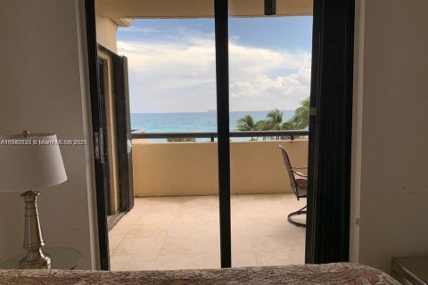 Купить кондоминиум в Майами-Бич, Флорида 2 спальни, 96.34м2, № 1986445 - фото 20