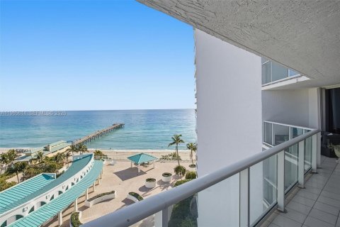 Condominio en venta en Sunny Isles Beach, Florida, 2 dormitorios, 163.51 m2 № 2027217 - foto 7