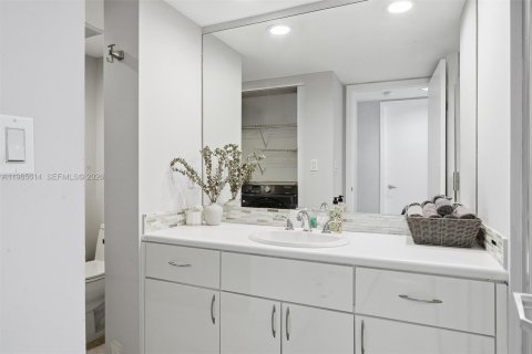 Condominio en venta en Sunny Isles Beach, Florida, 2 dormitorios, 163.51 m2 № 2027217 - foto 25