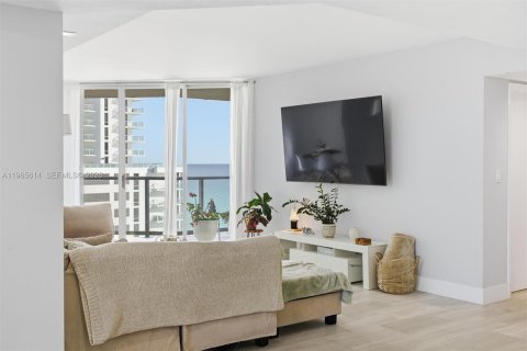 Condominio en venta en Sunny Isles Beach, Florida, 2 dormitorios, 163.51 m2 № 2027217 - foto 13