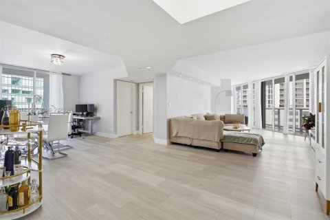 Condominio en venta en Sunny Isles Beach, Florida, 2 dormitorios, 163.51 m2 № 2027217 - foto 10