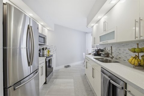 Condominio en venta en Sunny Isles Beach, Florida, 2 dormitorios, 163.51 m2 № 2027217 - foto 20