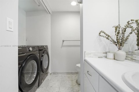 Condominio en venta en Sunny Isles Beach, Florida, 2 dormitorios, 163.51 m2 № 2027217 - foto 27