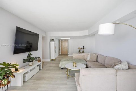 Condominio en venta en Sunny Isles Beach, Florida, 2 dormitorios, 163.51 m2 № 2027217 - foto 17