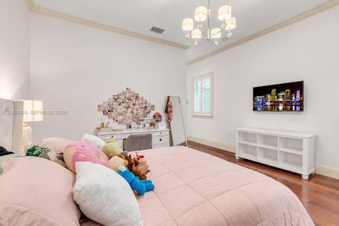 House in Coral Gables, Florida 4 bedrooms, 320.61 sq.m. № 2426212 - photo 16