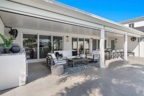 Casa en venta en Hallandale Beach, Florida, 3 dormitorios, 218.13 m2 № 1999652 - foto 25