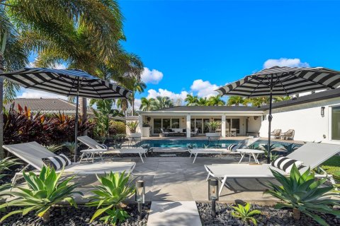 Casa en venta en Hallandale Beach, Florida, 3 dormitorios, 218.13 m2 № 1999652 - foto 29