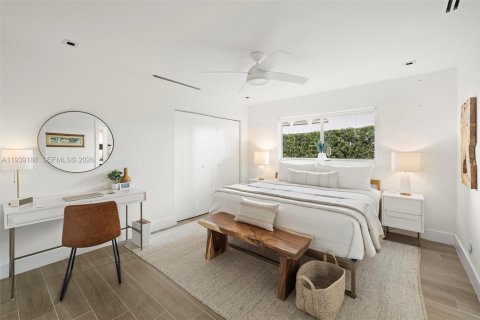 Casa en venta en Hallandale Beach, Florida, 3 dormitorios, 218.13 m2 № 1999652 - foto 24