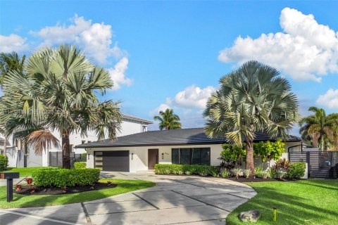 Casa en venta en Hallandale Beach, Florida, 3 dormitorios, 218.13 m2 № 1999652 - foto 3