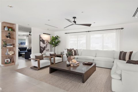 Casa en venta en Hallandale Beach, Florida, 3 dormitorios, 218.13 m2 № 1999652 - foto 6