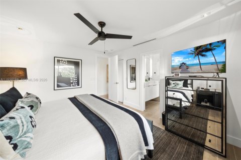 Casa en venta en Hallandale Beach, Florida, 3 dormitorios, 218.13 m2 № 1999652 - foto 20