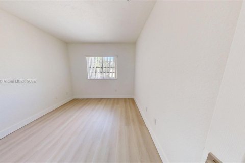 Condominio en venta en Homestead, Florida, 3 dormitorios, 110.93 m2 № 1950568 - foto 12