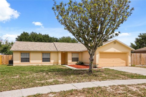 Villa ou maison à Clermont, Floride 4 chambres, 137.96 m2 № 2093907