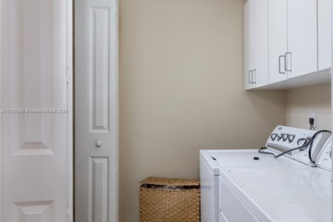 Condo in Sunrise, Florida, 2 bedrooms  № 1959382 - photo 7