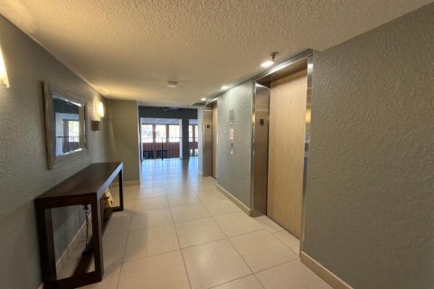 Copropriété à louer à Boca Raton, Floride: 2 chambres, 83.61 m2 № 2191937 - photo 6