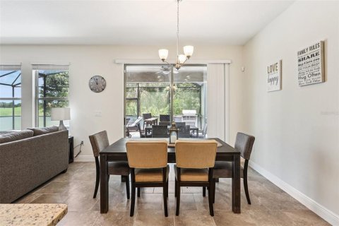 House in Davenport, Florida 5 bedrooms, 277.78 sq.m. № 1826752 - photo 6