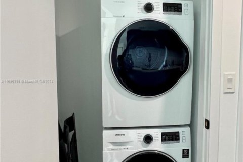 Купить кондоминиум в Майами, Флорида 39.02м2, № 2154386 - фото 17