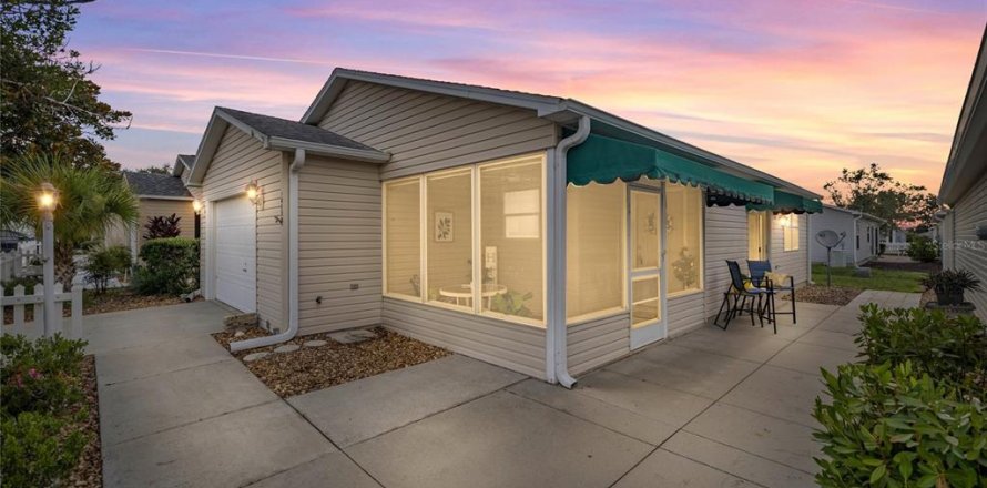 House in The Villages, Florida 1 bedroom, 74.69 sq.m. № 1806774