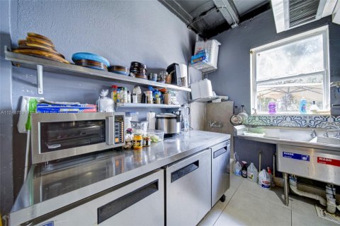 Commercial property in Miami, Florida № 1703450 - photo 30