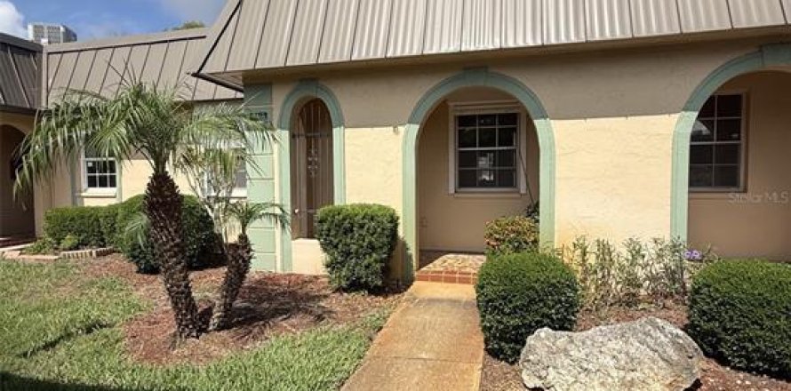 Condo in New Port Richey, Florida, 2 bedrooms № 2106884