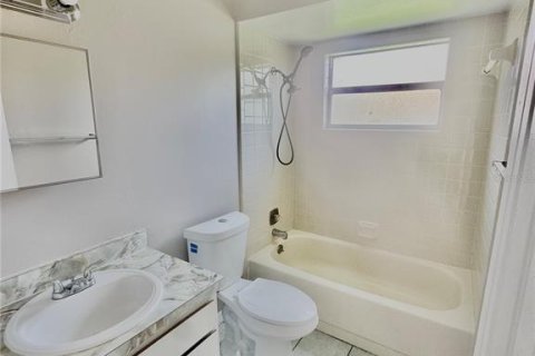 Casa en alquiler en Kissimmee, Florida, 3 dormitorios, 120.12 m2 № 1853853 - foto 3