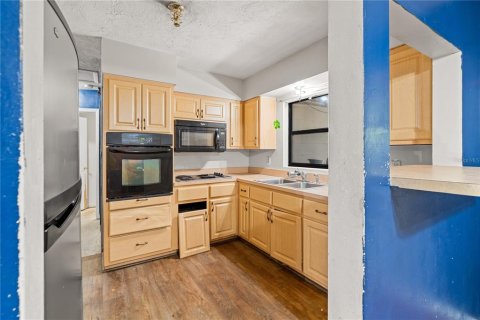 Casa en venta en Gainesville, Florida, 2 dormitorios, 153.1 m2 № 2237892 - foto 5