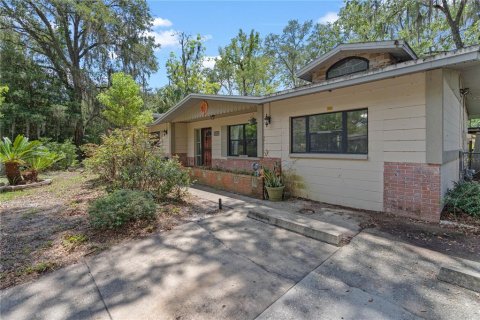 House in Gainesville, Florida 2 bedrooms, 153.1 sq.m. № 2237892