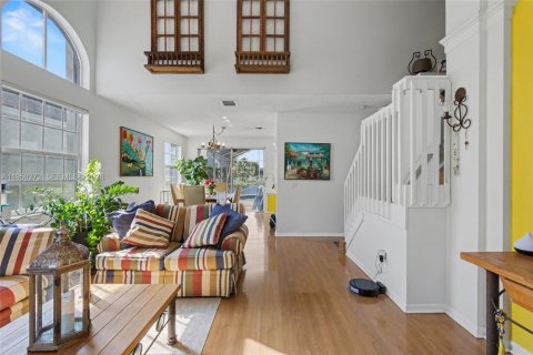 Купить виллу или дом в Пемброк-Пайнс, Флорида 4 спальни, 267.56м2, № 2007619 - фото 10