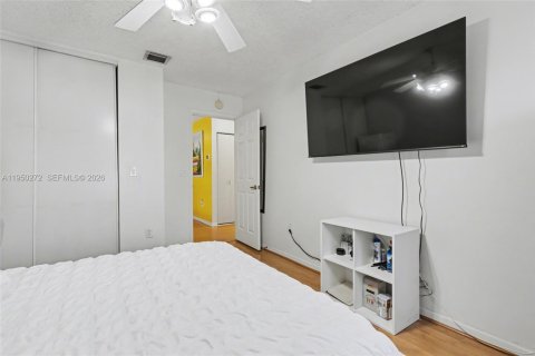 Купить виллу или дом в Пемброк-Пайнс, Флорида 4 спальни, 267.56м2, № 2007619 - фото 26