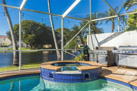 Купить виллу или дом в Пемброк-Пайнс, Флорида 4 спальни, 267.56м2, № 2007619 - фото 5