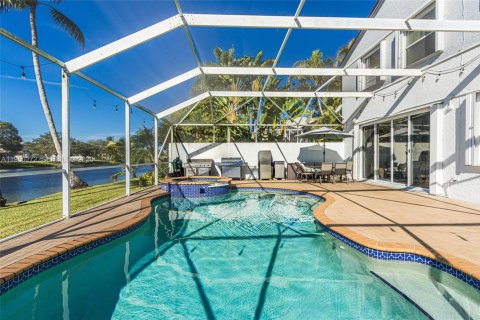 Купить виллу или дом в Пемброк-Пайнс, Флорида 4 спальни, 267.56м2, № 2007619 - фото 6