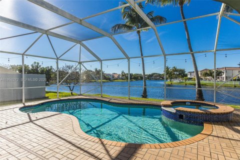 Купить виллу или дом в Пемброк-Пайнс, Флорида 4 спальни, 267.56м2, № 2007619 - фото 4