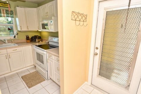 Condo in Stuart, Florida, 2 bedrooms № 2185202 - photo 2