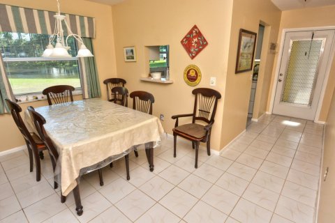 Condo in Stuart, Florida, 2 bedrooms № 2185202 - photo 12