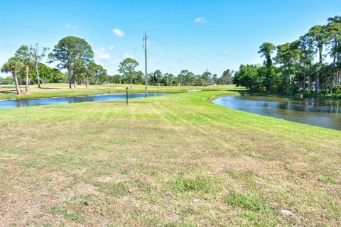 Condo in Stuart, Florida, 2 bedrooms № 2185202 - photo 10