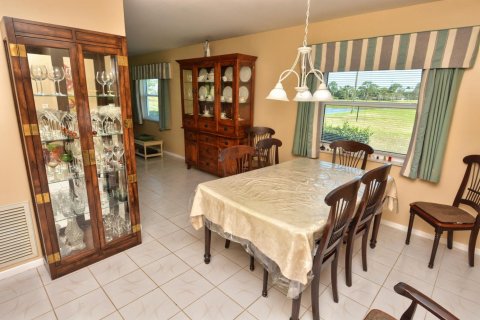 Condo in Stuart, Florida, 2 bedrooms № 2185202 - photo 8