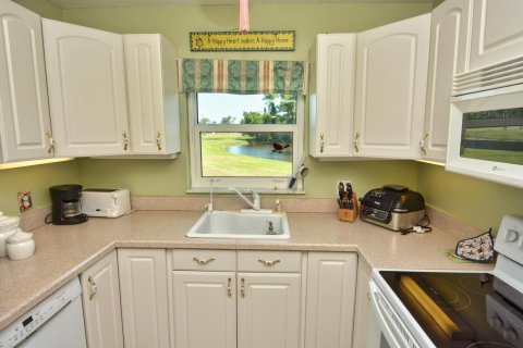 Condo in Stuart, Florida, 2 bedrooms № 2185202 - photo 3