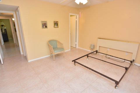 Condo in Stuart, Florida, 2 bedrooms № 2185202 - photo 24