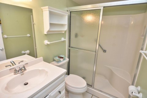 Condo in Stuart, Florida, 2 bedrooms № 2185202 - photo 25