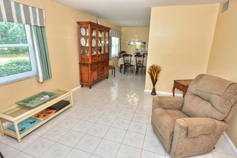 Condo in Stuart, Florida, 2 bedrooms № 2185202 - photo 13