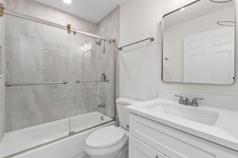House in St. Lucie, Florida 3 bedrooms, 129.23 sq.m. № 2389919 - photo 16