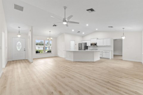 House in St. Lucie, Florida 3 bedrooms, 129.23 sq.m. № 2389919 - photo 5