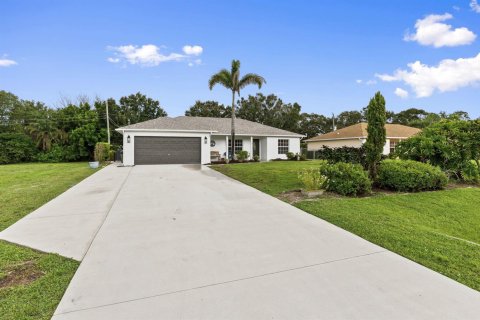 House in St. Lucie, Florida 3 bedrooms, 129.23 sq.m. № 2389919 - photo 3