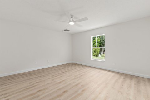 House in St. Lucie, Florida 3 bedrooms, 129.23 sq.m. № 2389919 - photo 13
