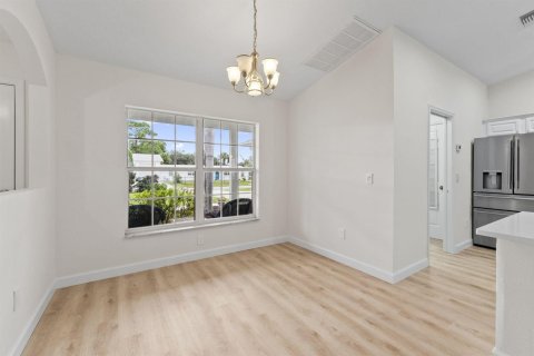 House in St. Lucie, Florida 3 bedrooms, 129.23 sq.m. № 2389919 - photo 10