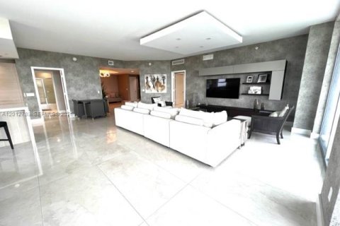 Copropriété à louer à North Miami Beach, Floride: 2 chambres, 181.9 m2 № 2171176 - photo 11