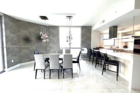 Copropriété à louer à North Miami Beach, Floride: 2 chambres, 181.9 m2 № 2171176 - photo 9